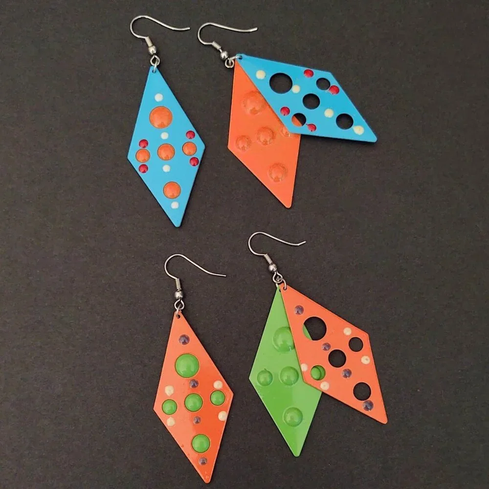 Pair of geometric metal earrings